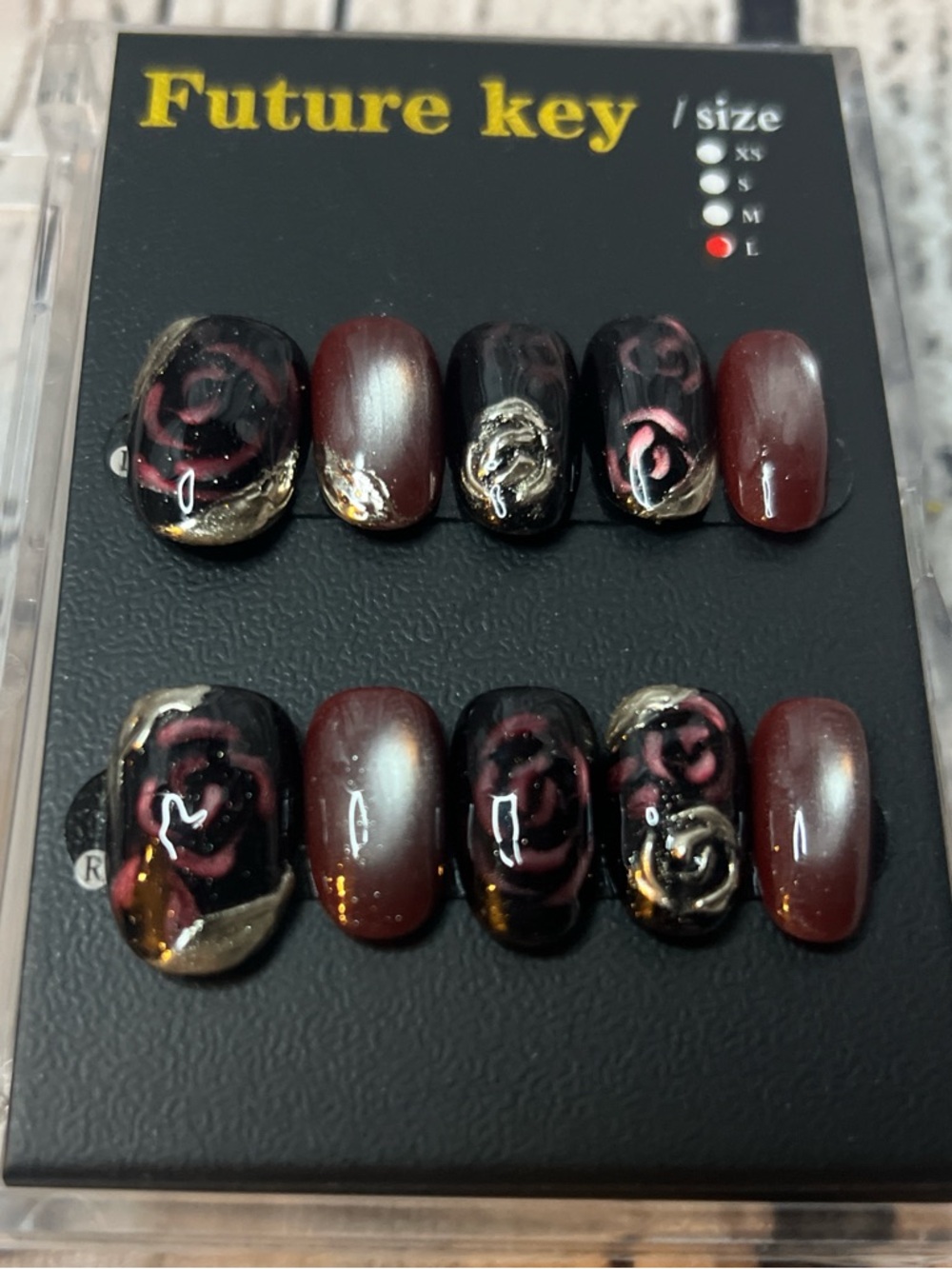 Rose Accent Press-On Nails - Black & Burgundy